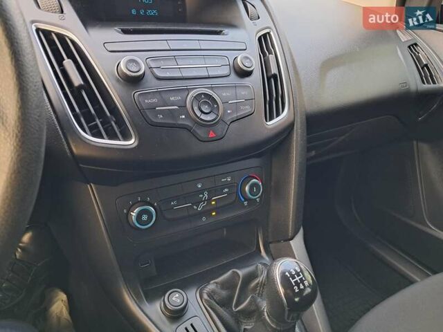 Сірий Форд Фокус, об'ємом двигуна 1.6 л та пробігом 139 тис. км за 7900 $, фото 13 на Automoto.ua