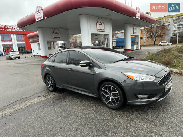Серый Форд Фокус, объемом двигателя 2 л и пробегом 184 тыс. км за 9300 $, фото 5 на Automoto.ua
