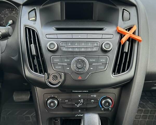 Сірий Форд Фокус, об'ємом двигуна 2 л та пробігом 175 тис. км за 7500 $, фото 19 на Automoto.ua