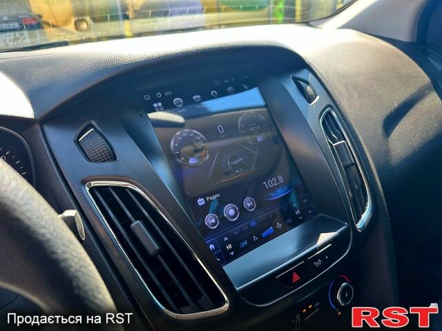 Серый Форд Фокус, объемом двигателя 2 л и пробегом 101 тыс. км за 9100 $, фото 3 на Automoto.ua