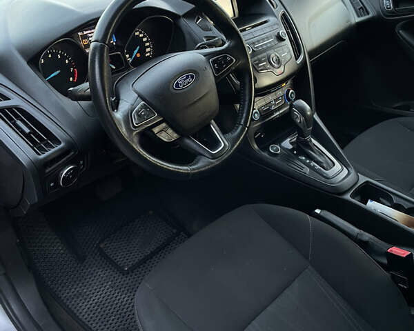 Форд Фокус 2015 в Одессе на Automoto.ua Серый Форд Фокус, объемом двигателя 2 л и пробегом 250 тыс. км за 7000 $, фото 8 на Automoto.ua