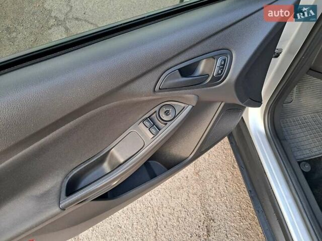 Сірий Форд Фокус, об'ємом двигуна 1.6 л та пробігом 139 тис. км за 7900 $, фото 17 на Automoto.ua