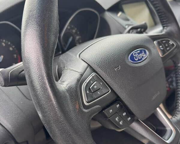 Серый Форд Фокус, объемом двигателя 2 л и пробегом 205 тыс. км за 8100 $, фото 12 на Automoto.ua