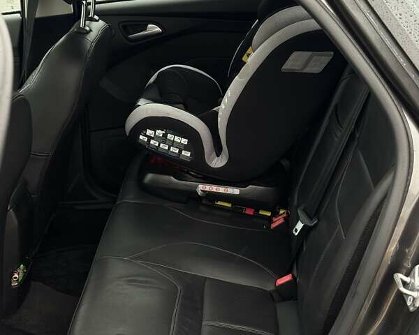 Сірий Форд Фокус, об'ємом двигуна 2 л та пробігом 182 тис. км за 9500 $, фото 9 на Automoto.ua