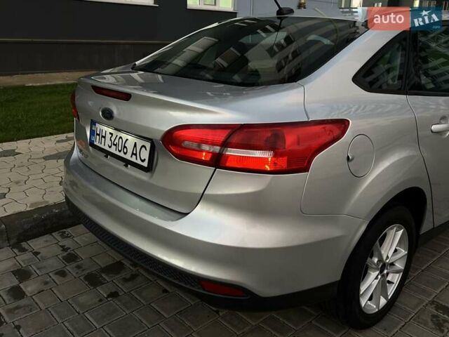 Сірий Форд Фокус, об'ємом двигуна 2 л та пробігом 250 тис. км за 6999 $, фото 21 на Automoto.ua