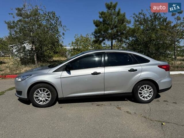 Форд Фокус 2015 в Николаеве на Automoto.ua Серый Форд Фокус, объемом двигателя 2 л и пробегом 241 тыс. км за 7200 $, фото 3 на Automoto.ua