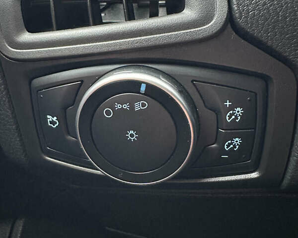 Серый Форд Фокус, объемом двигателя 2 л и пробегом 175 тыс. км за 6500 $, фото 29 на Automoto.ua