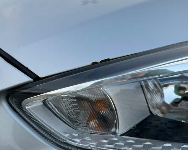 Серый Форд Фокус, объемом двигателя 2 л и пробегом 156 тыс. км за 7500 $, фото 15 на Automoto.ua