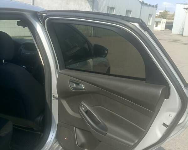 Сірий Форд Фокус, об'ємом двигуна 2 л та пробігом 107 тис. км за 9000 $, фото 15 на Automoto.ua