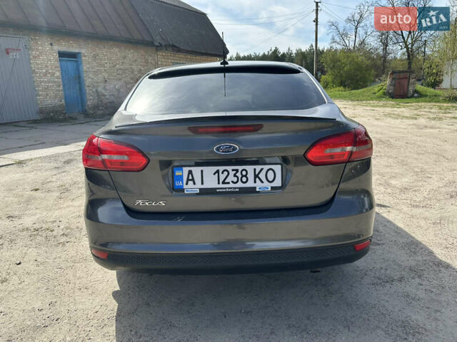 Форд Фокус 2015 в Киеве на Automoto.ua Серый Форд Фокус, объемом двигателя 2 л и пробегом 195 тыс. км за 8700 $, фото 3 на Automoto.ua