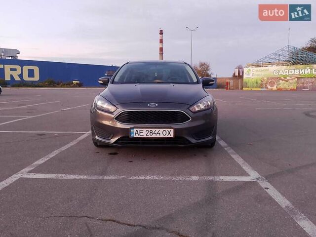 Форд Фокус 2015 в Днепре (Днепропетровске) на Automoto.ua Серый Форд Фокус, объемом двигателя 2 л и пробегом 259 тыс. км за 7800 $, фото 18 на Automoto.ua