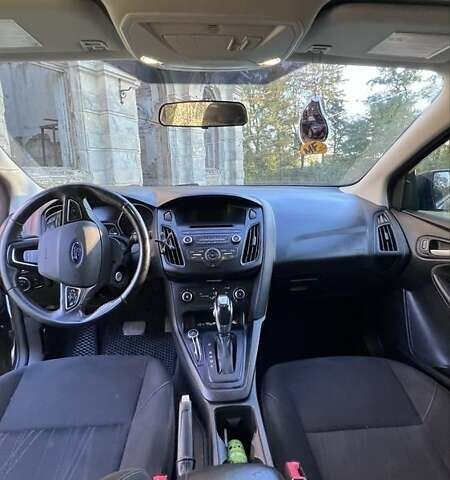 Сірий Форд Фокус, об'ємом двигуна 2 л та пробігом 220 тис. км за 7600 $, фото 2 на Automoto.ua