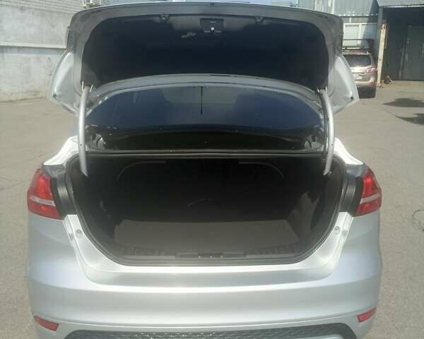 Сірий Форд Фокус, об'ємом двигуна 2 л та пробігом 107 тис. км за 9000 $, фото 14 на Automoto.ua