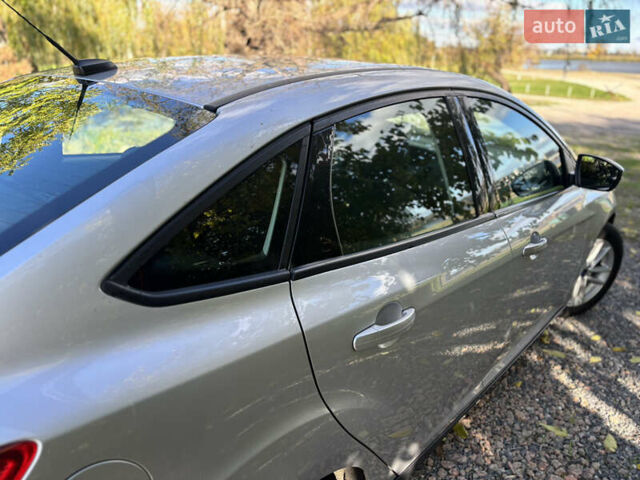 Сірий Форд Фокус, об'ємом двигуна 2 л та пробігом 80 тис. км за 9200 $, фото 13 на Automoto.ua