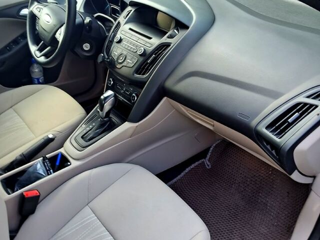 Форд Фокус 2015 в Краснокутске на Automoto.ua Серый Форд Фокус, объемом двигателя 2 л и пробегом 300 тыс. км за 7700 $, фото 4 на Automoto.ua