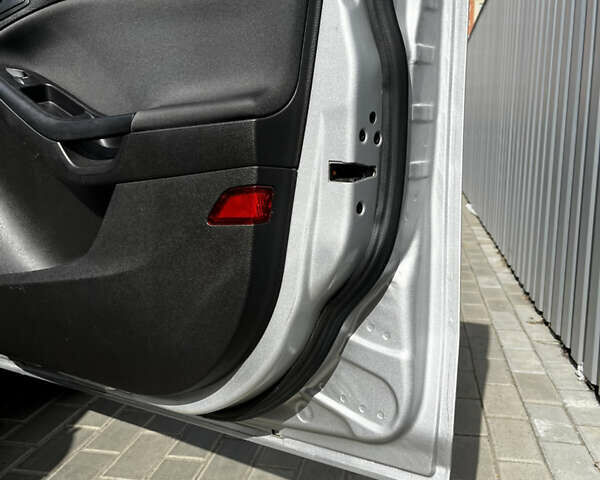 Сірий Форд Фокус, об'ємом двигуна 2 л та пробігом 144 тис. км за 8500 $, фото 16 на Automoto.ua