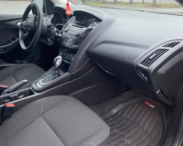 Сірий Форд Фокус, об'ємом двигуна 2 л та пробігом 160 тис. км за 7999 $, фото 6 на Automoto.ua