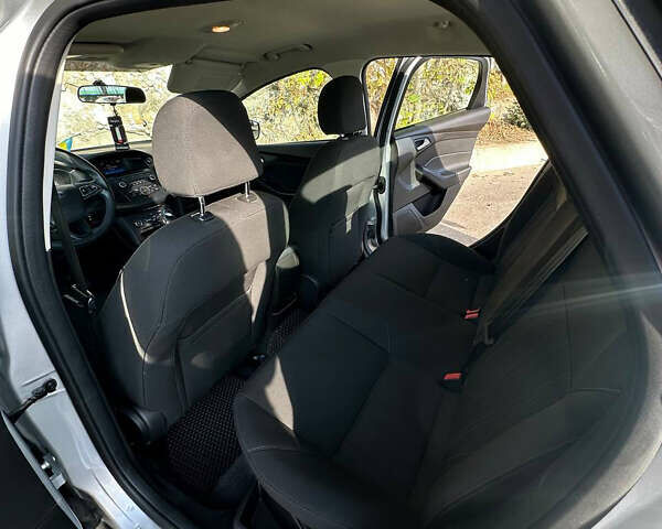 Сірий Форд Фокус, об'ємом двигуна 2 л та пробігом 83 тис. км за 8500 $, фото 6 на Automoto.ua