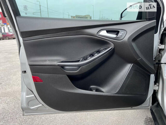 Сірий Форд Фокус, об'ємом двигуна 2 л та пробігом 118 тис. км за 7700 $, фото 23 на Automoto.ua