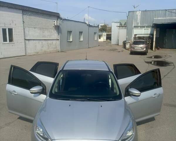 Сірий Форд Фокус, об'ємом двигуна 2 л та пробігом 107 тис. км за 9000 $, фото 7 на Automoto.ua