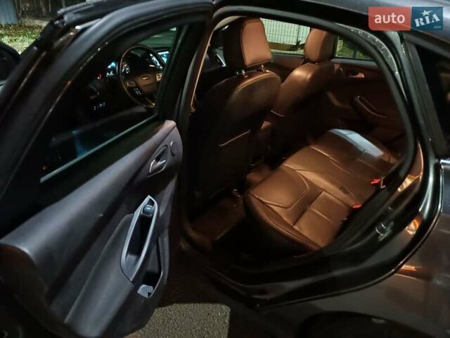 Серый Форд Фокус, объемом двигателя 2 л и пробегом 150 тыс. км за 10000 $, фото 7 на Automoto.ua