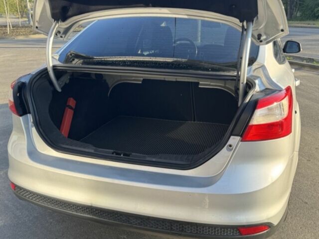 Серый Форд Фокус, объемом двигателя 2 л и пробегом 76 тыс. км за 5600 $, фото 2 на Automoto.ua