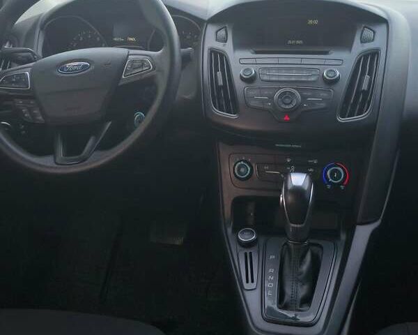 Серый Форд Фокус, объемом двигателя 2 л и пробегом 185 тыс. км за 8200 $, фото 5 на Automoto.ua