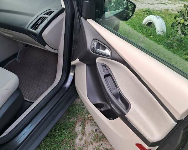 Серый Форд Фокус, объемом двигателя 2 л и пробегом 95 тыс. км за 7500 $, фото 9 на Automoto.ua