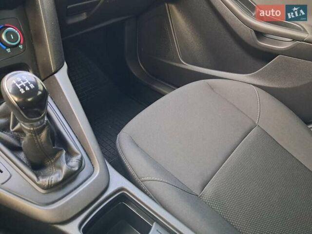 Сірий Форд Фокус, об'ємом двигуна 1.6 л та пробігом 139 тис. км за 7900 $, фото 14 на Automoto.ua