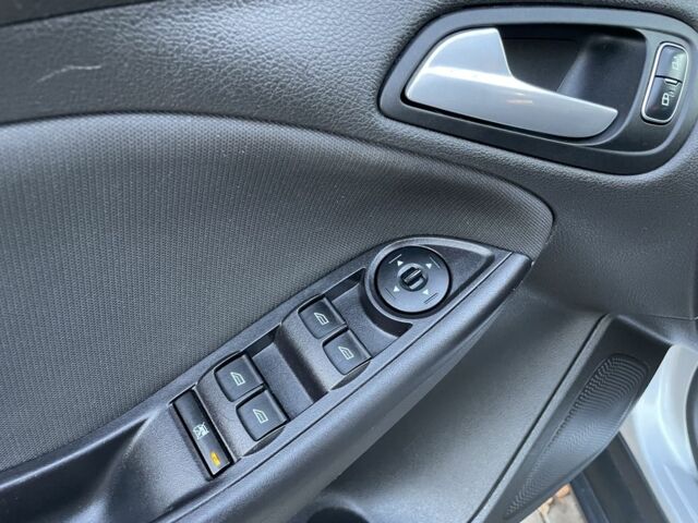 Сірий Форд Фокус, об'ємом двигуна 2 л та пробігом 83 тис. км за 9500 $, фото 14 на Automoto.ua