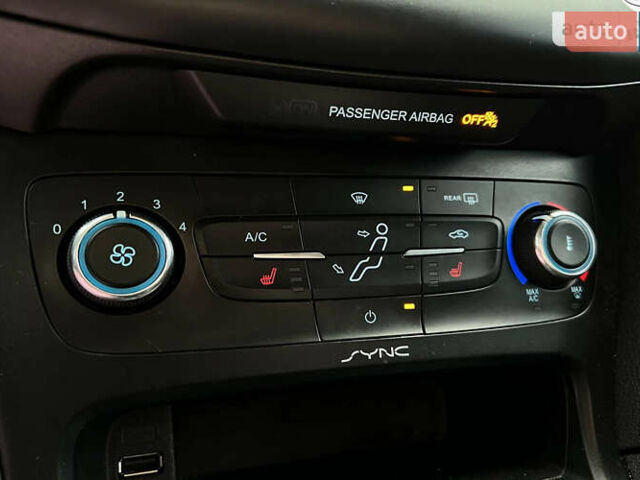 Серый Форд Фокус, объемом двигателя 2 л и пробегом 155 тыс. км за 8200 $, фото 11 на Automoto.ua