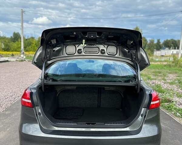 Форд Фокус 2015 у Буче на Automoto.ua Сірий Форд Фокус, об'ємом двигуна 2 л та пробігом 175 тис. км за 7500 $, фото 11 на Automoto.ua