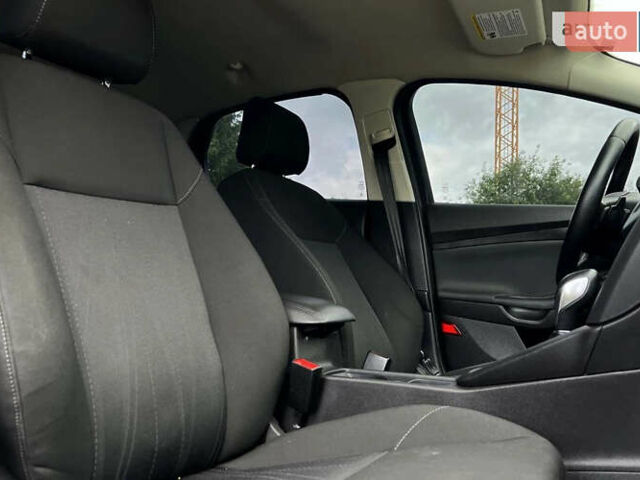 Серый Форд Фокус, объемом двигателя 2 л и пробегом 155 тыс. км за 8200 $, фото 6 на Automoto.ua