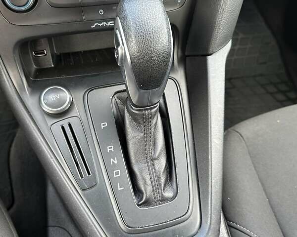 Сірий Форд Фокус, об'ємом двигуна 2 л та пробігом 175 тис. км за 7500 $, фото 21 на Automoto.ua