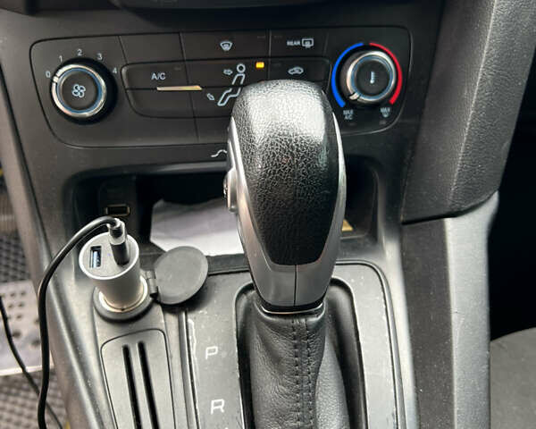 Форд Фокус 2015 у Запоріжжя на Automoto.ua Сірий Форд Фокус, об'ємом двигуна 2 л та пробігом 270 тис. км за 8600 $, фото 15 на Automoto.ua
