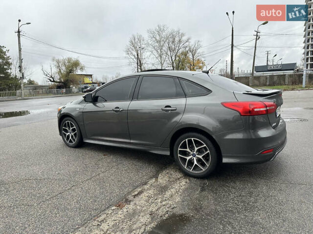 Серый Форд Фокус, объемом двигателя 2 л и пробегом 184 тыс. км за 9300 $, фото 2 на Automoto.ua