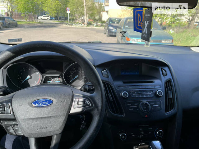 Сірий Форд Фокус, об'ємом двигуна 2 л та пробігом 77 тис. км за 9500 $, фото 3 на Automoto.ua