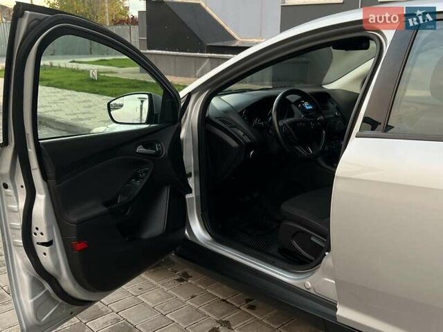 Сірий Форд Фокус, об'ємом двигуна 2 л та пробігом 250 тис. км за 6999 $, фото 10 на Automoto.ua