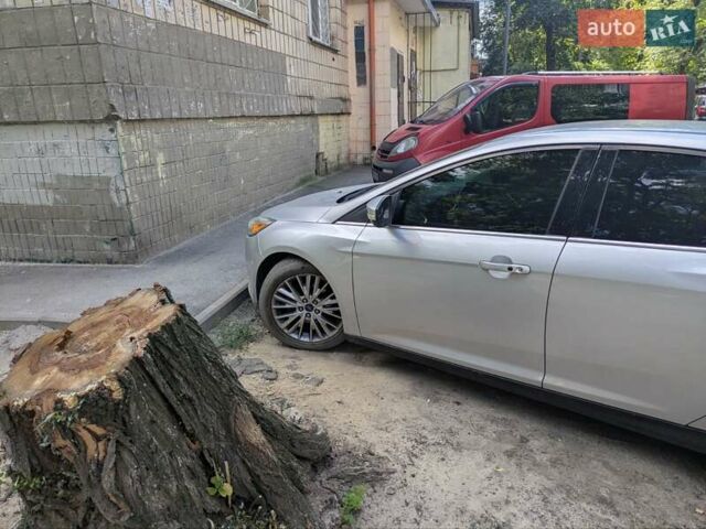Сірий Форд Фокус, об'ємом двигуна 2 л та пробігом 108 тис. км за 9500 $, фото 1 на Automoto.ua