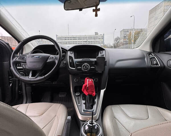 Серый Форд Фокус, объемом двигателя 2 л и пробегом 205 тыс. км за 8100 $, фото 14 на Automoto.ua