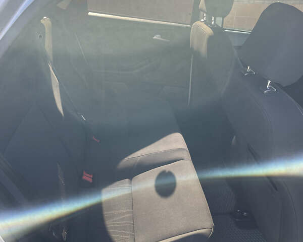 Сірий Форд Фокус, об'ємом двигуна 2 л та пробігом 228 тис. км за 8000 $, фото 32 на Automoto.ua