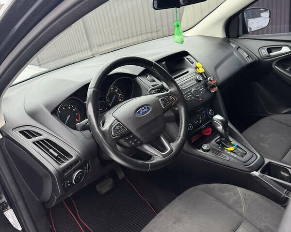 Сірий Форд Фокус, об'ємом двигуна 2 л та пробігом 246 тис. км за 7800 $, фото 4 на Automoto.ua