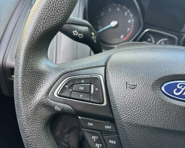 Сірий Форд Фокус, об'ємом двигуна 2 л та пробігом 80 тис. км за 9200 $, фото 47 на Automoto.ua