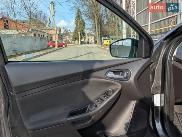Серый Форд Фокус, объемом двигателя 2 л и пробегом 129 тыс. км за 8300 $, фото 6 на Automoto.ua