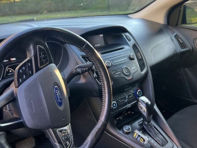 Сірий Форд Фокус, об'ємом двигуна 2 л та пробігом 220 тис. км за 7600 $, фото 4 на Automoto.ua