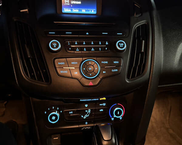 Сірий Форд Фокус, об'ємом двигуна 2 л та пробігом 157 тис. км за 7333 $, фото 17 на Automoto.ua