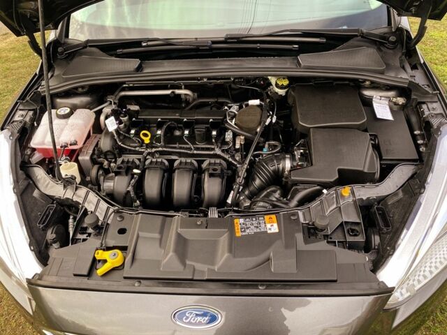 Серый Форд Фокус, объемом двигателя 2 л и пробегом 127 тыс. км за 9500 $, фото 5 на Automoto.ua