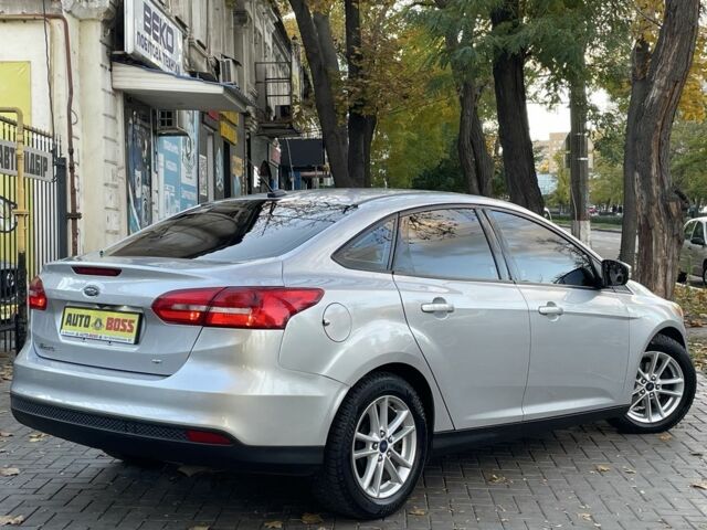 Сірий Форд Фокус, об'ємом двигуна 2 л та пробігом 83 тис. км за 9500 $, фото 5 на Automoto.ua