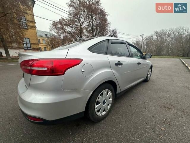 Серый Форд Фокус, объемом двигателя 2 л и пробегом 198 тыс. км за 7100 $, фото 4 на Automoto.ua