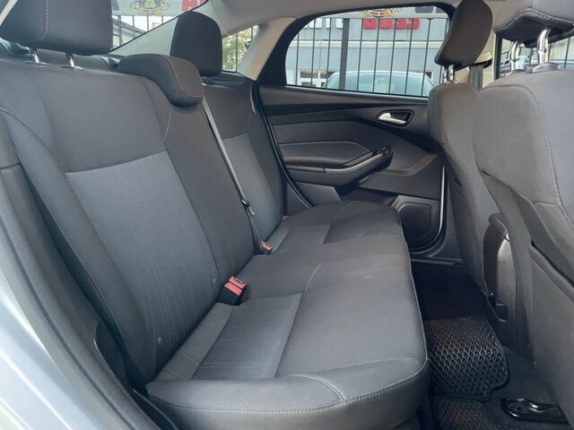 Сірий Форд Фокус, об'ємом двигуна 2 л та пробігом 83 тис. км за 9500 $, фото 12 на Automoto.ua